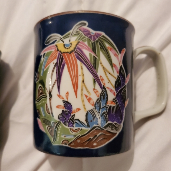 Imari Style Set of 2 Coffee Cups Blue Floral Speckled Ceramic Japan - Picture 5 of 5